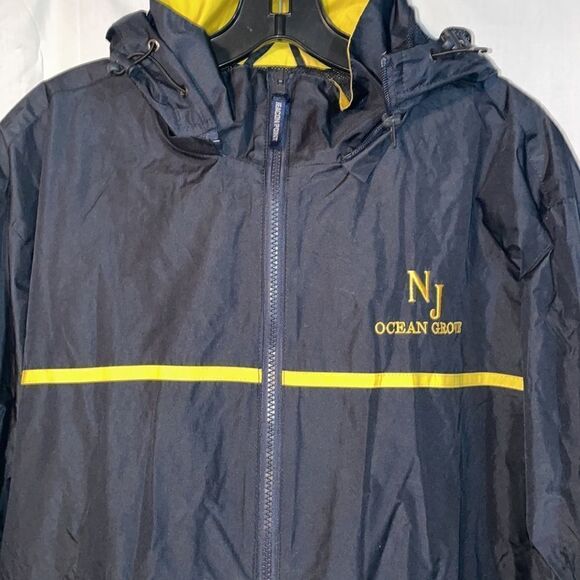 Beacon point rain coat/wind breaker - Picture 2 of 10